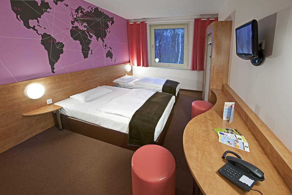 Hotel Hannover-Garbsen Exterior photo