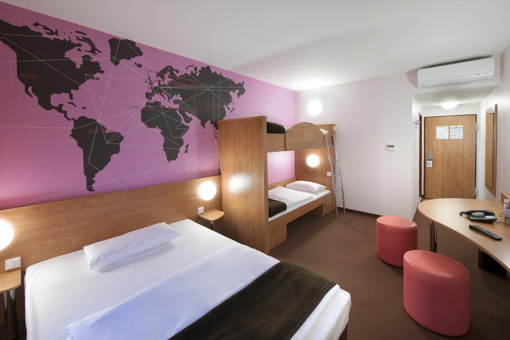 Hotel Hannover-Garbsen Exterior photo